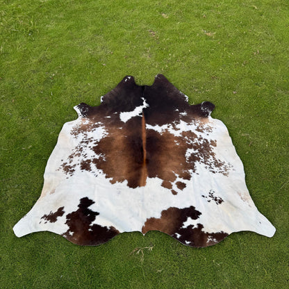Natural Cowhide Rug Brown White – Genuine Tricolor Cowhide Area Rug